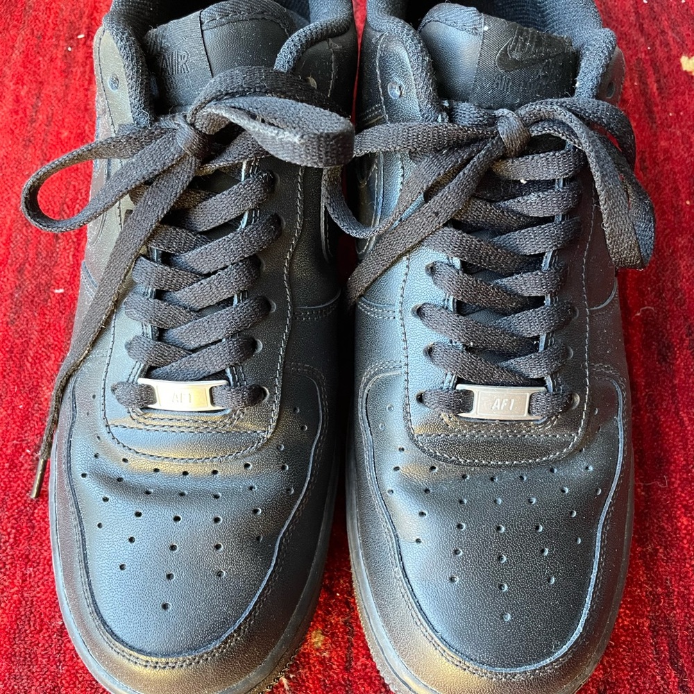 Like new black on black Air Force 1